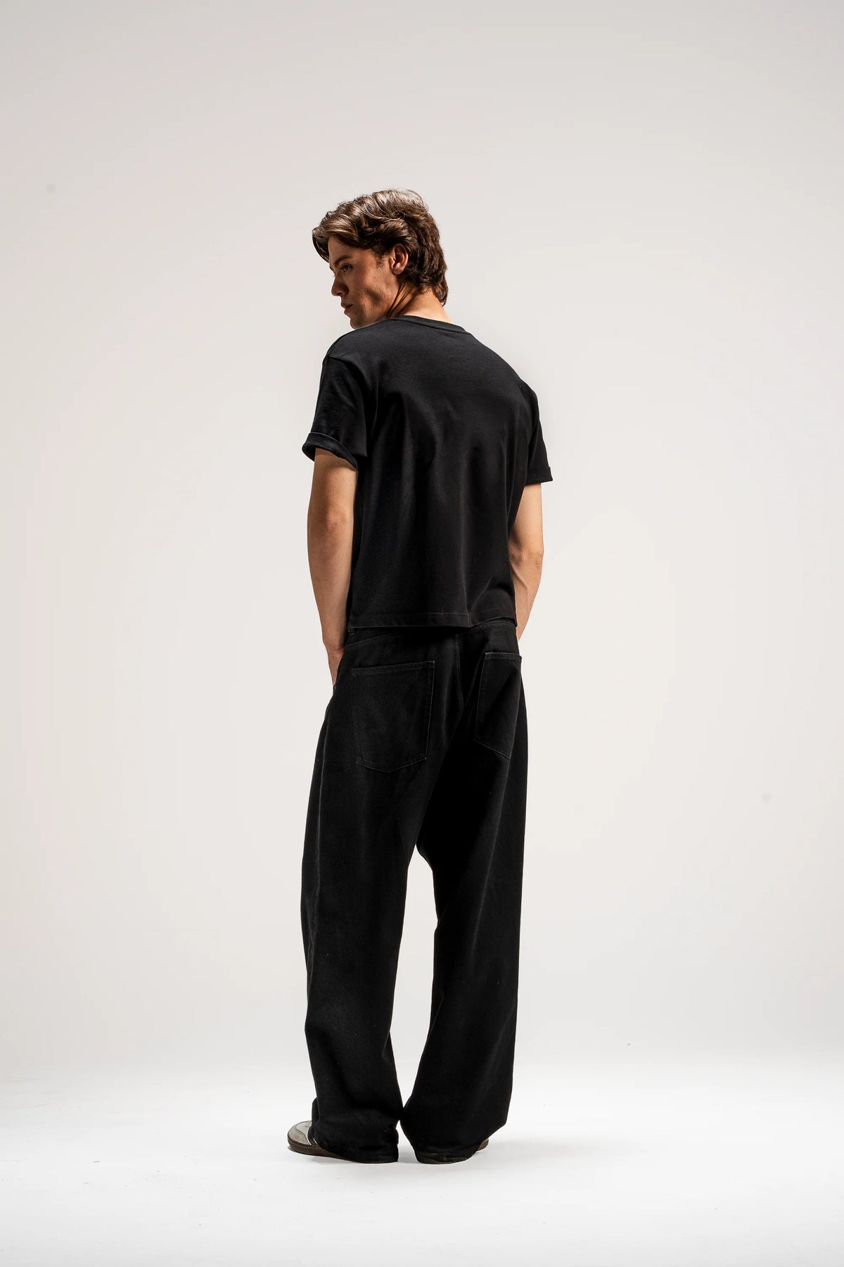 S32 - Standard Cropped Tee Organic Cotton [240gsm] - Black