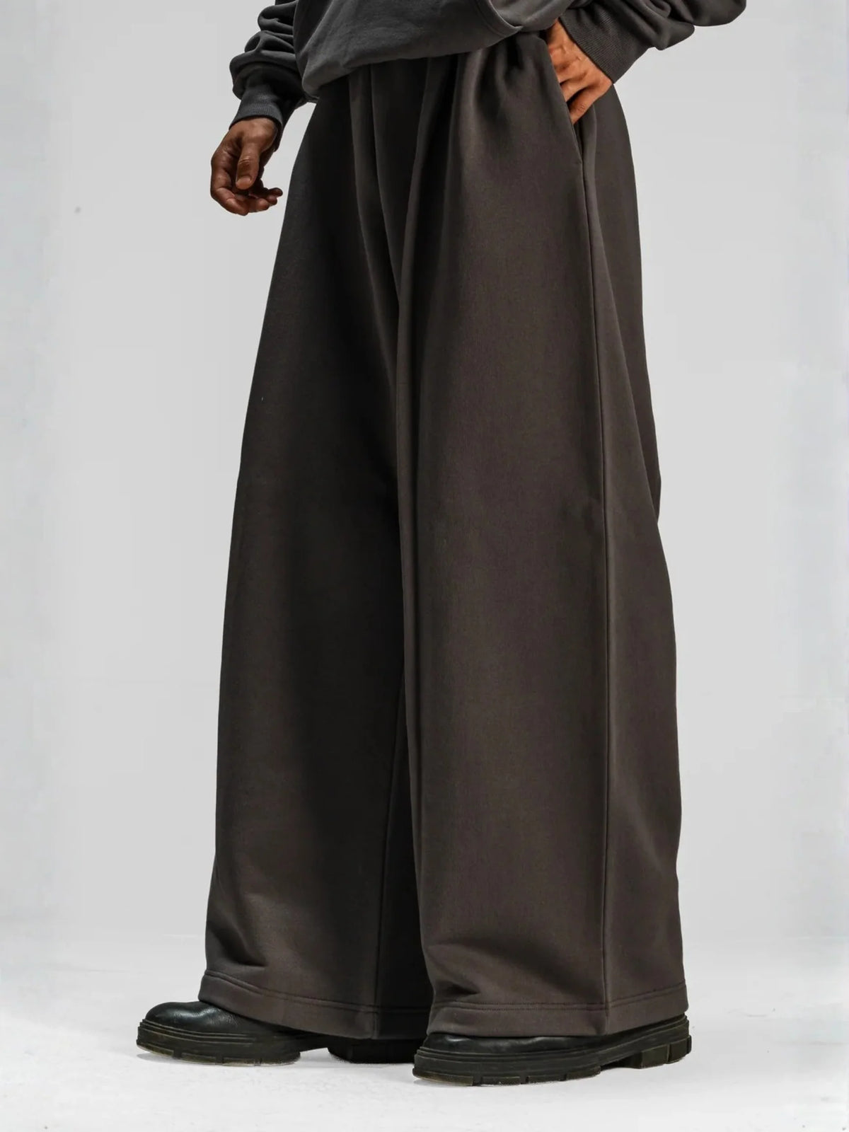 Y33 - Pleated Baggy Organic Sweatpants [520gsm] - Anthracite